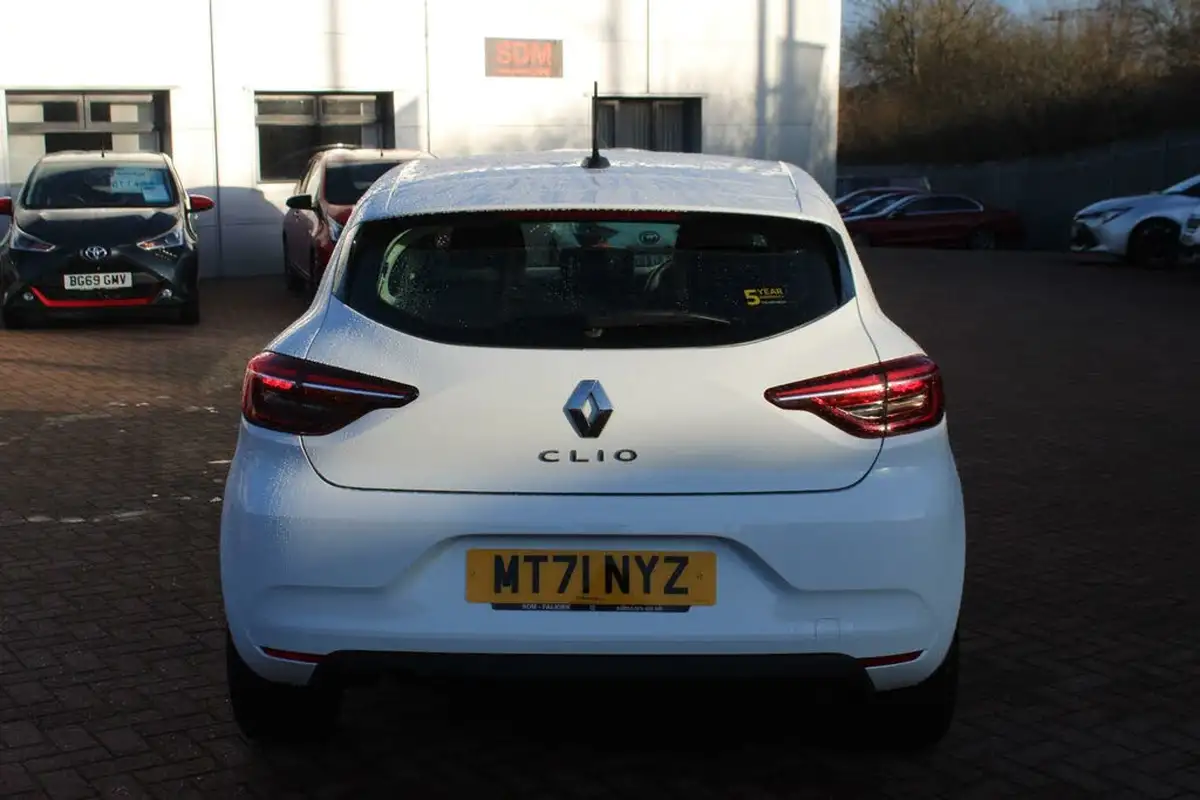 2021-renault-clio-10-tce-iconic-edition-big-6