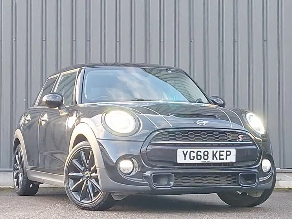 2019-mini-cooper-20-cooper-s-classic-189bhp-hatchback-5d-big-0