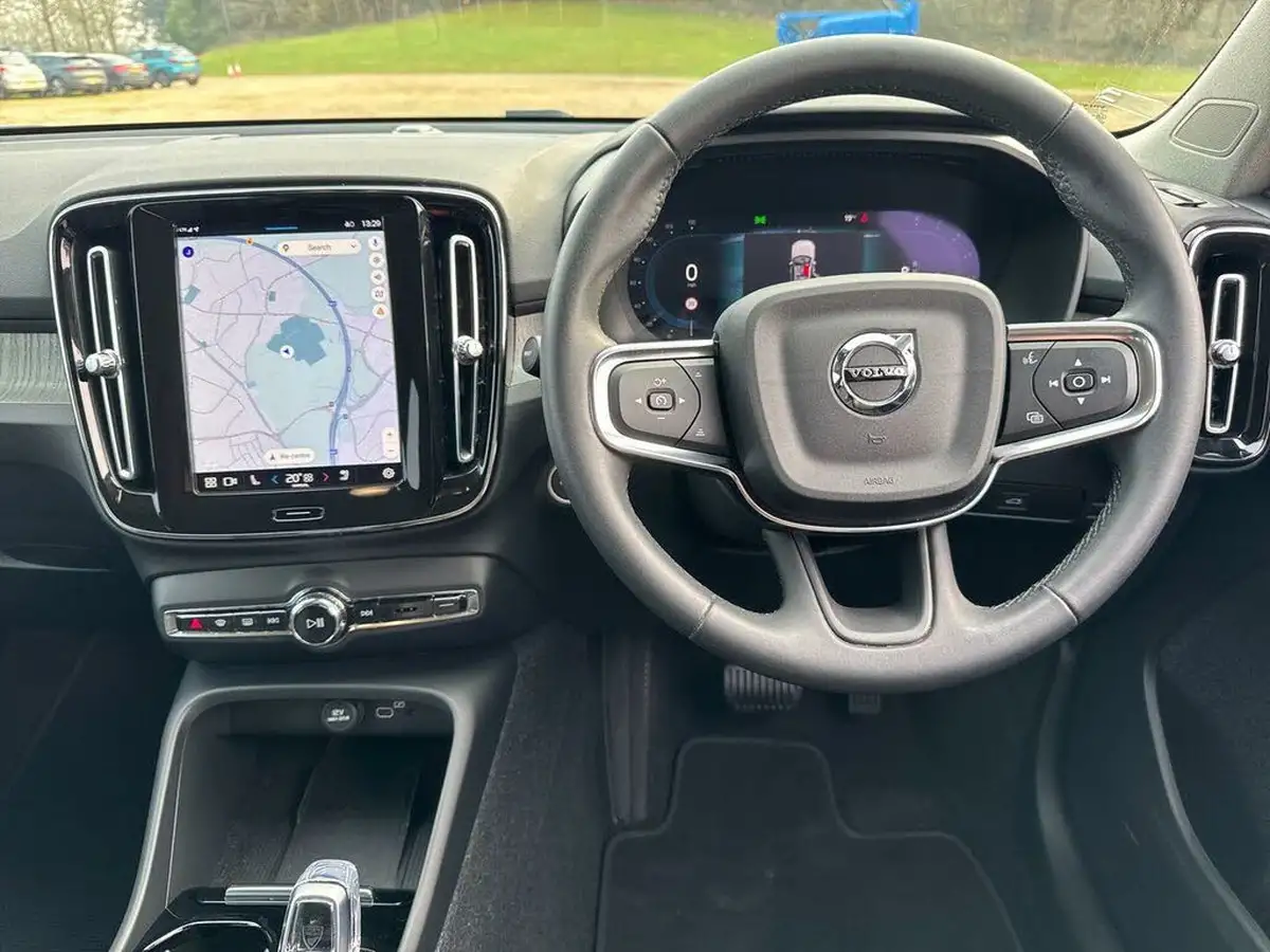 2022-volvo-xc40-20-b4-plus-awd-big-34
