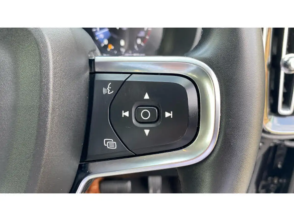 2022-volvo-xc40-20-b4-inscription-pro-big-18