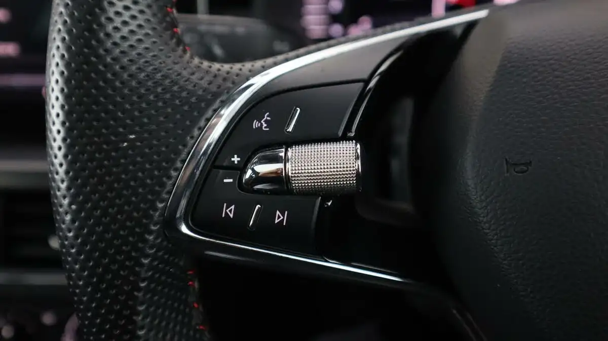 2021-skoda-kamiq-15-tsi-monte-carlo-dsg-big-22