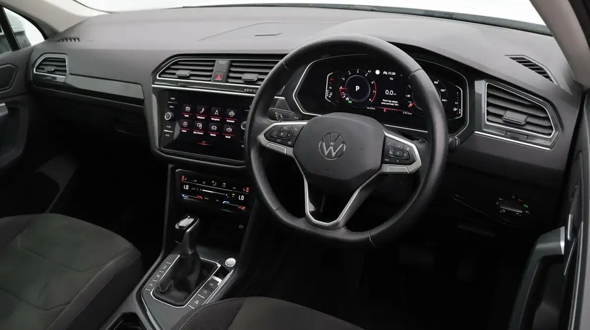 2021-volkswagen-tiguan-15-tsi-elegance-big-9