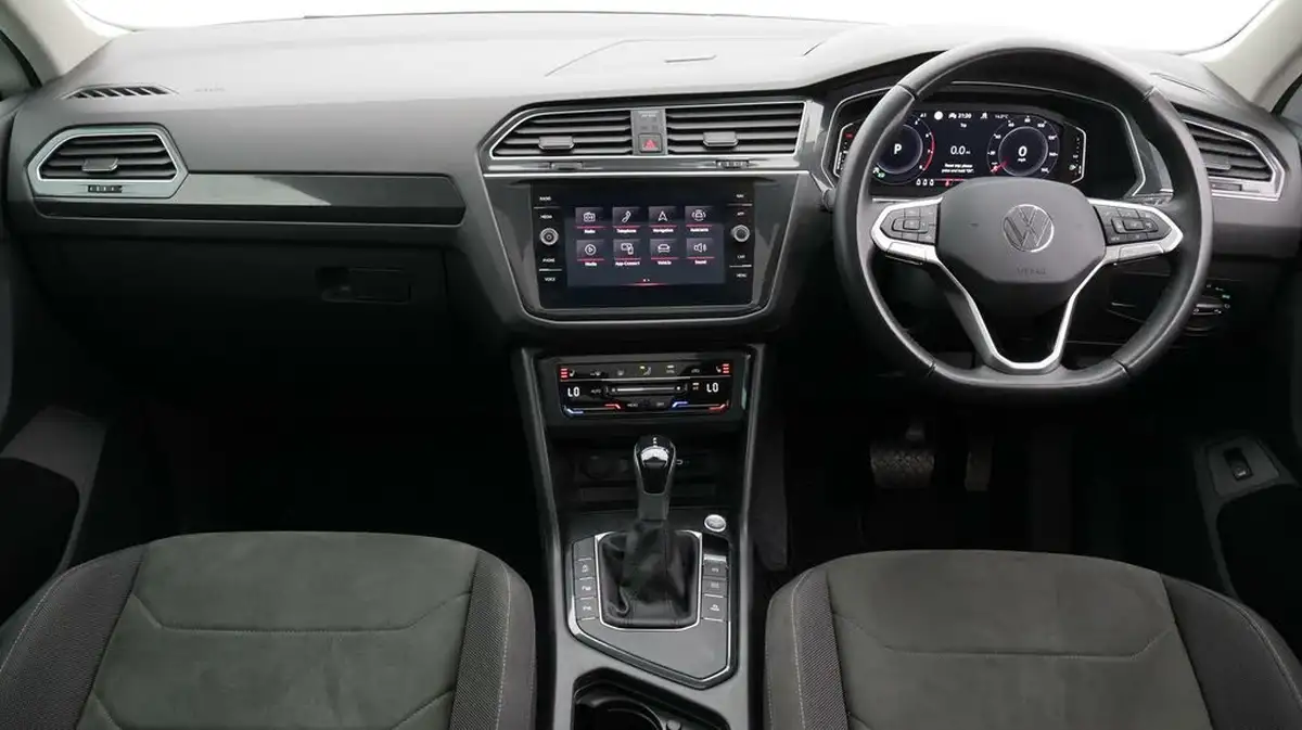 2021-volkswagen-tiguan-15-tsi-elegance-big-13