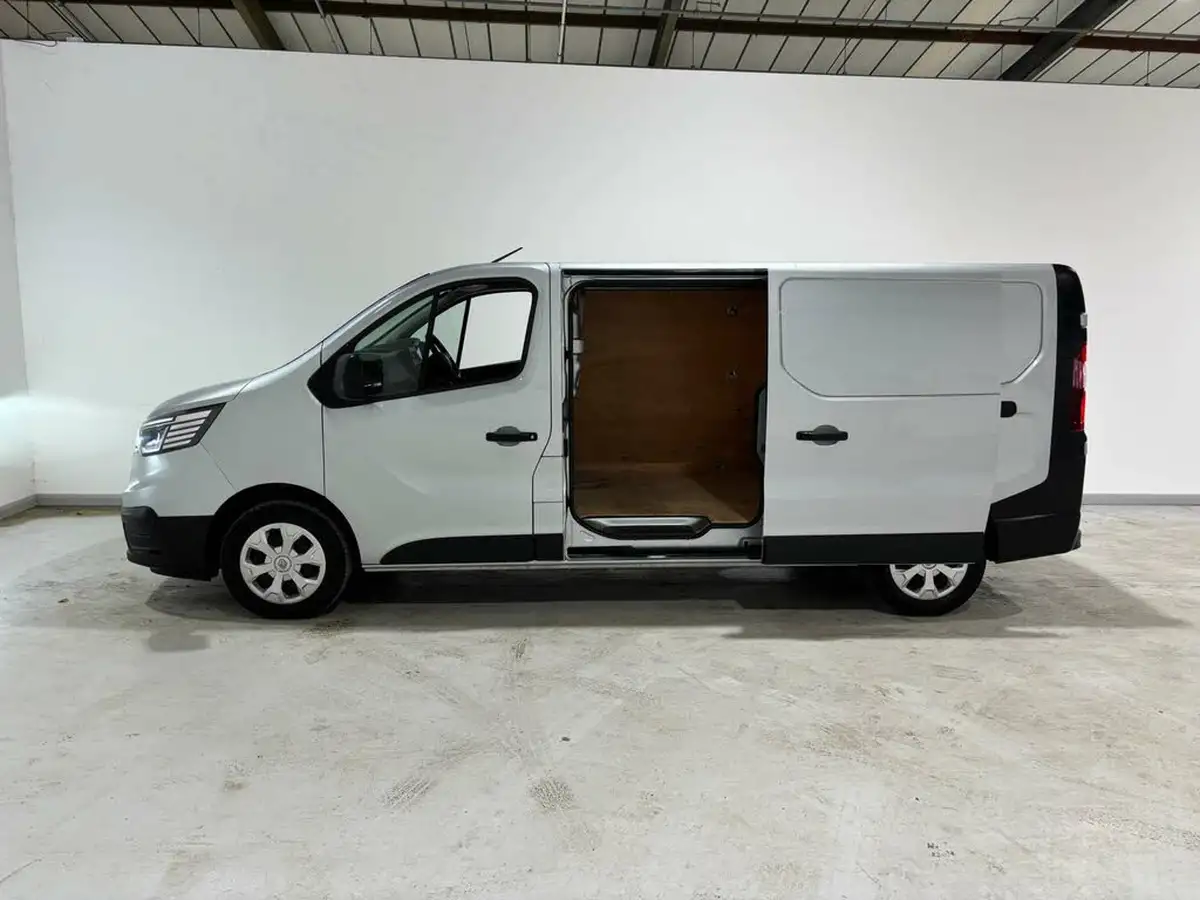 2022-renault-trafic-20dci-ll30-130-business-panel-big-26