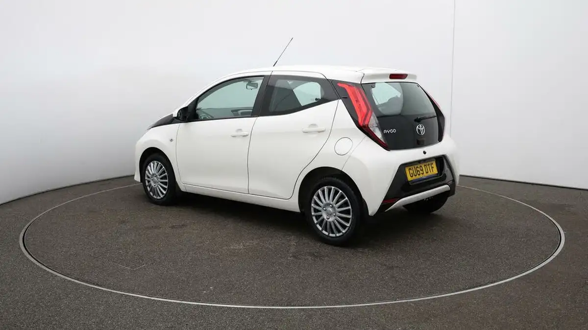 2019-toyota-aygo-10-vvt-i-x-play-big-54