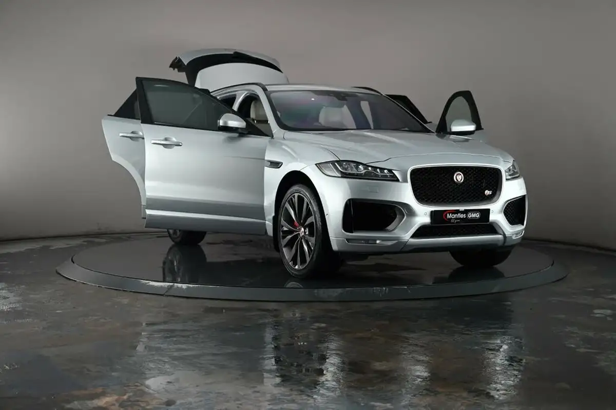 2016-jaguar-f-pace-30td-1st-edition-big-32