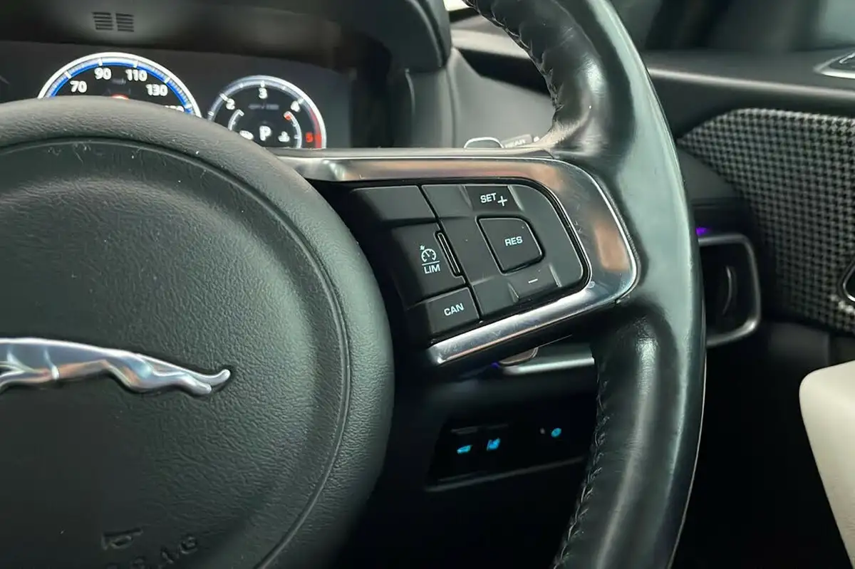 2016-jaguar-f-pace-30td-1st-edition-big-15