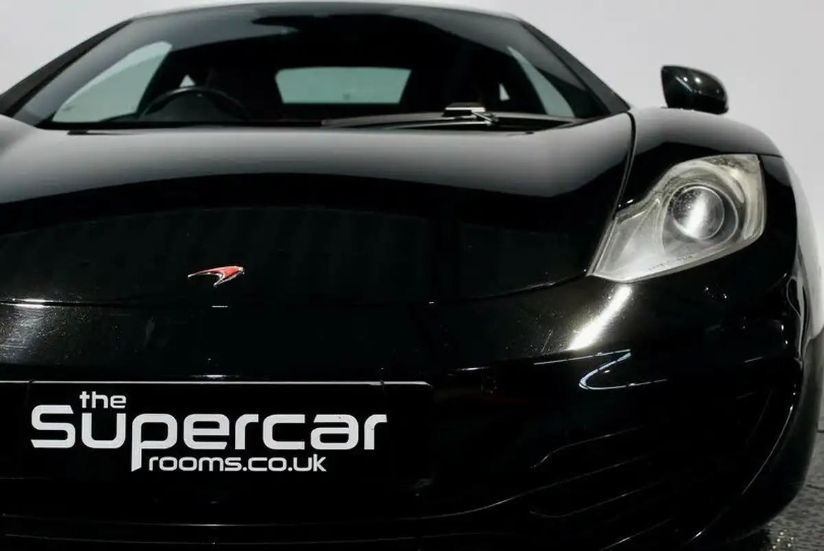 2011-mclaren-12c-38-big-33