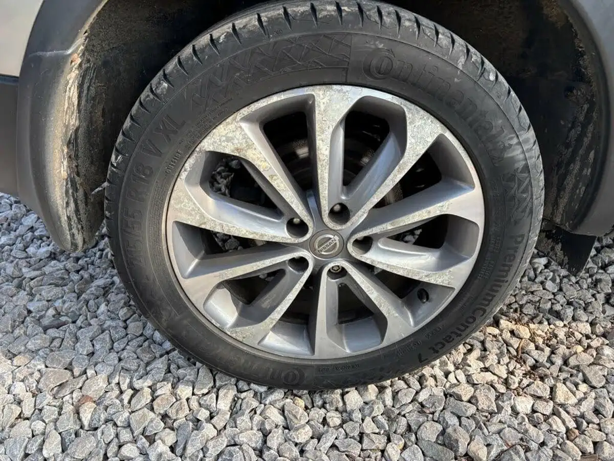2013-nissan-qashqai2-20td-tekna-big-16