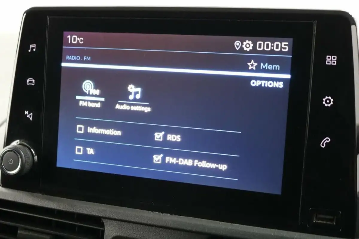 2019-peugeot-partner-15-bluehdi-1000-professional-100ps-eu6dt-panel-big-33