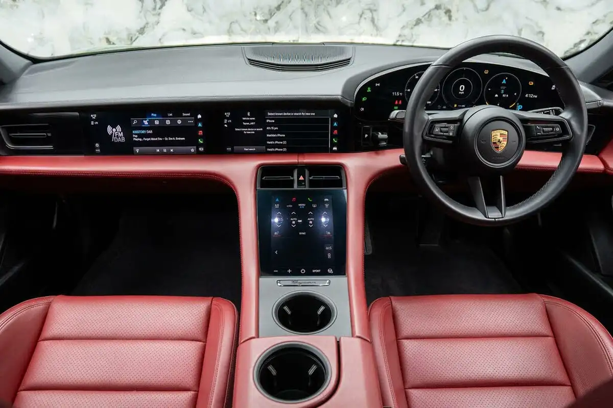 2021-porsche-taycan-e-4s-530ps-big-12