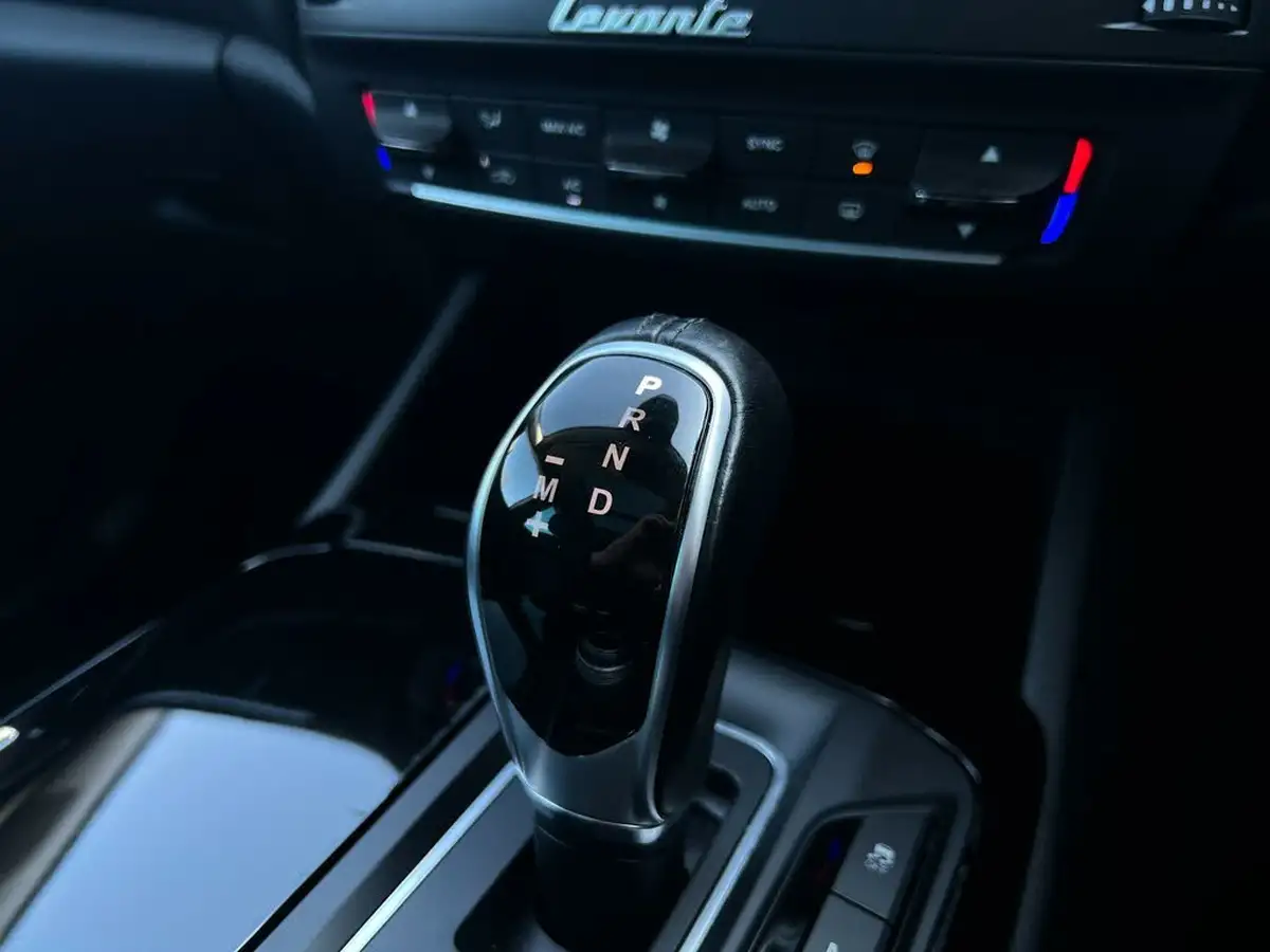 2017-maserati-levante-30td-awd-big-49