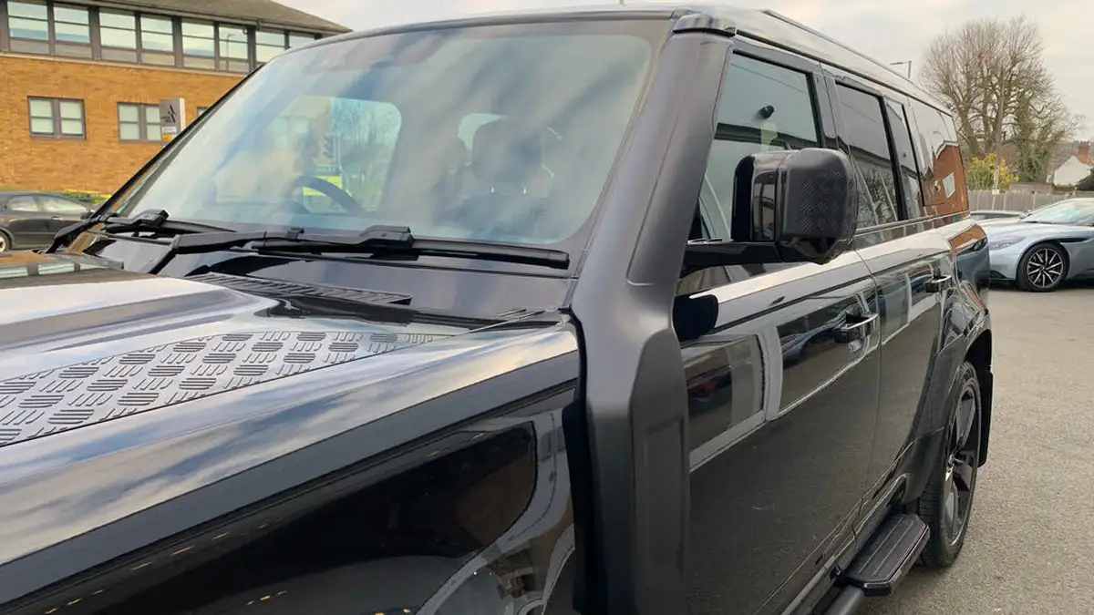 2024-land-rover-130-defender-50-p500-v8-big-25