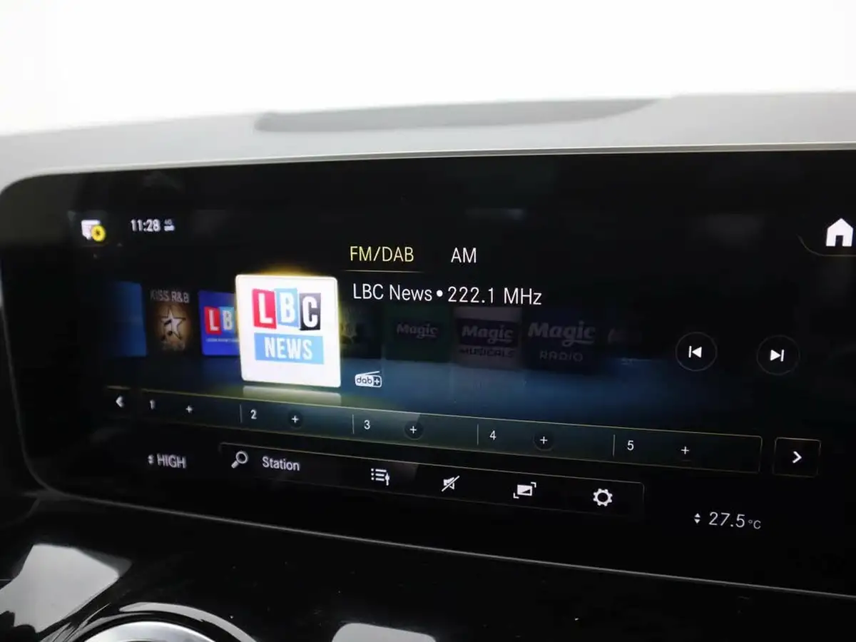 2020-mercedes-benz-b-class-13-b200-amg-line-premium-plus-big-12