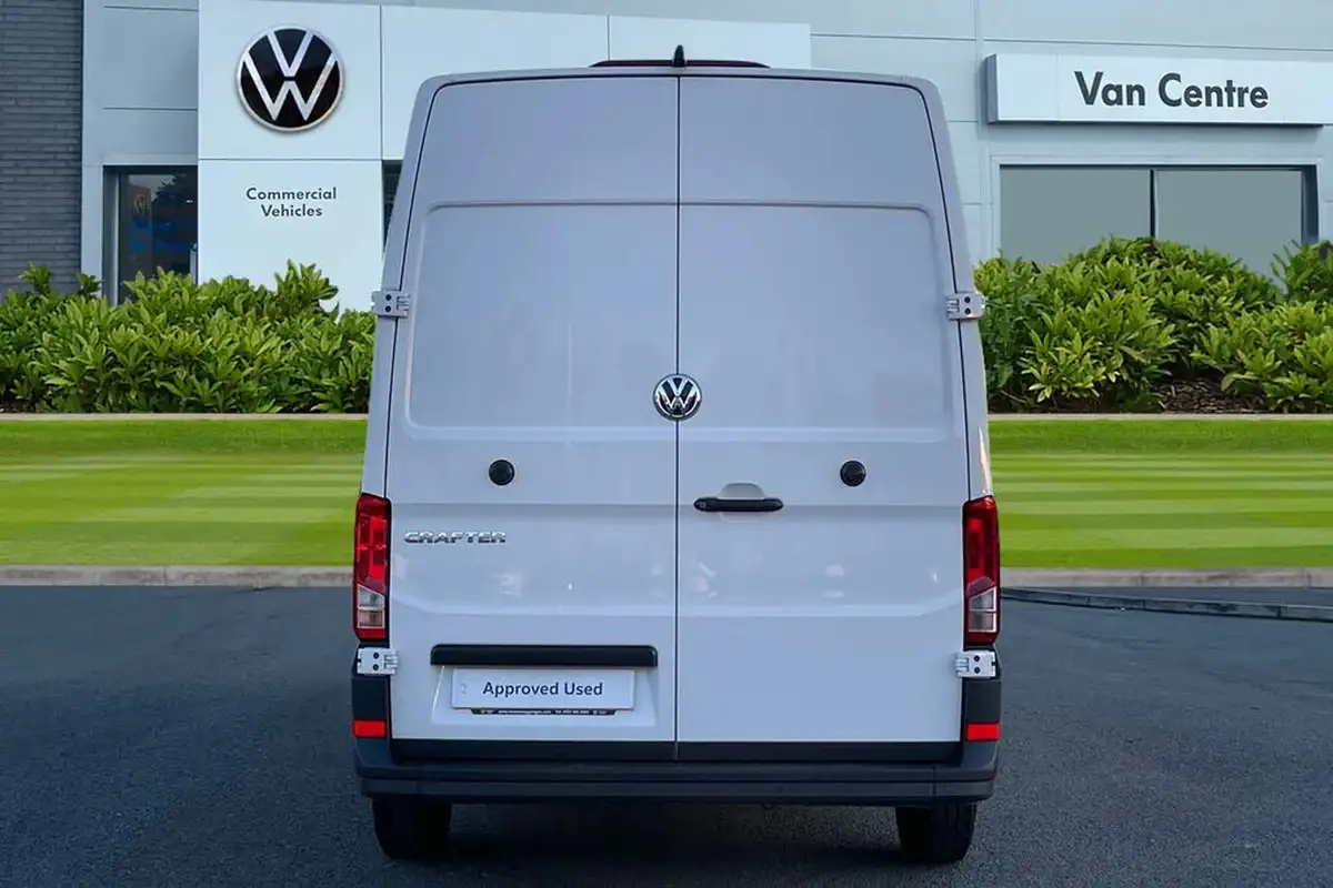 2024-volkswagen-crafter-20tdi-cr35-lwb-commerce-plus-140pseu6d-big-3