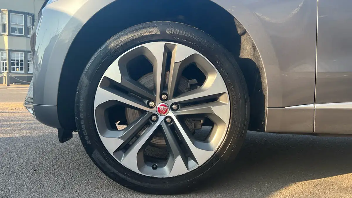 2022-jaguar-f-pace-20-p250-r-dynamic-hse-big-24
