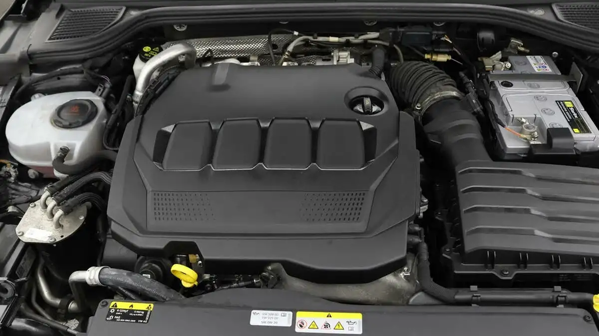 2022-volkswagen-golf-20tdi-life-hatchback-big-18