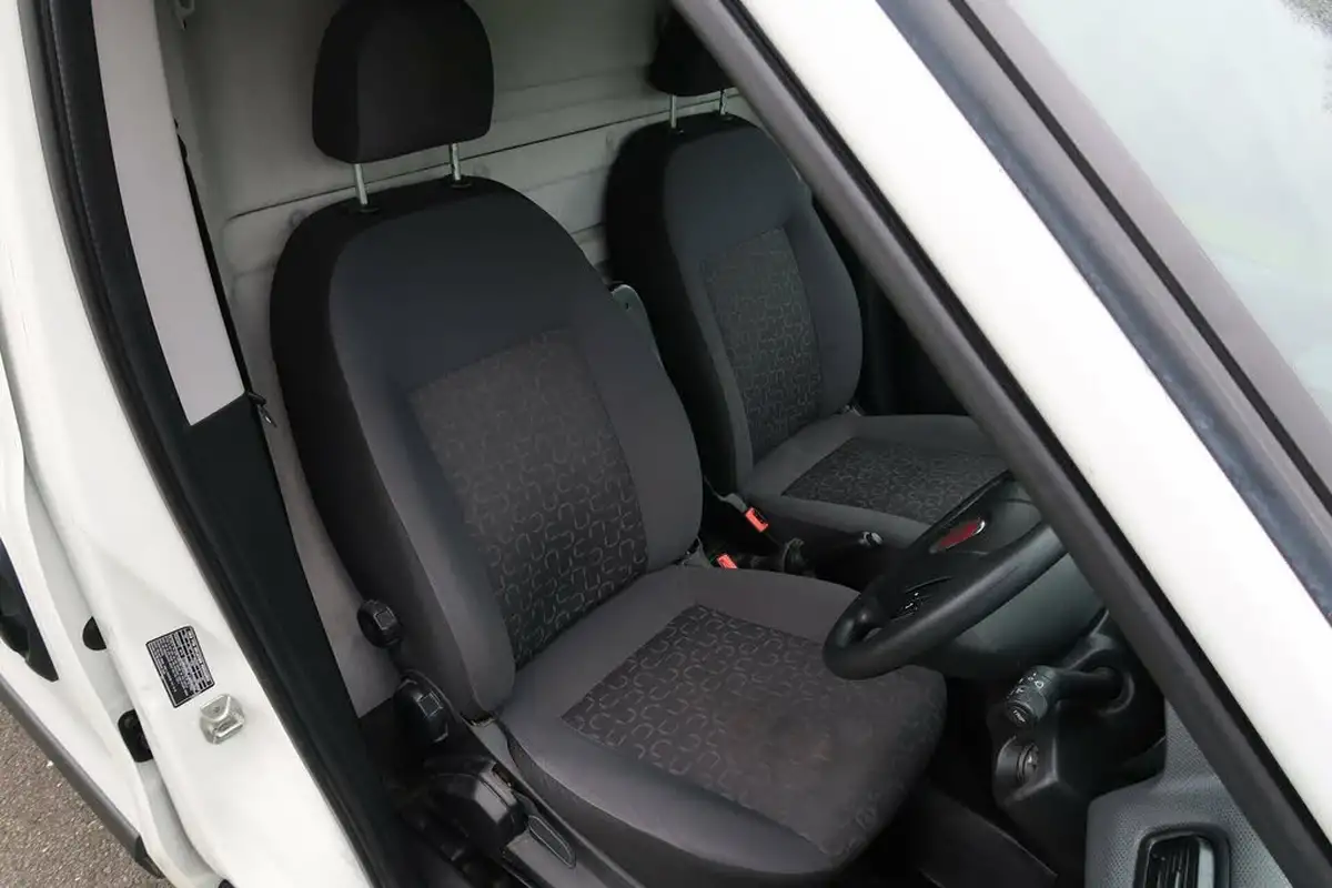 2021-fiat-doblo-cargo-16td-l2h1-maxi-tecnico-120bhpeu6dt-panel-van-big-21