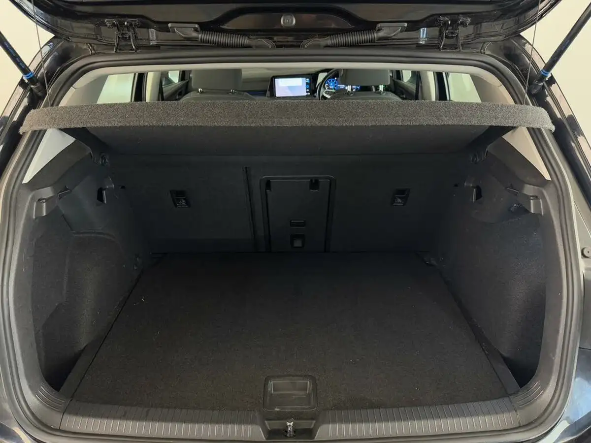 2021-volkswagen-golf-20tdi-style-150ps-hatchback-dsg-big-39