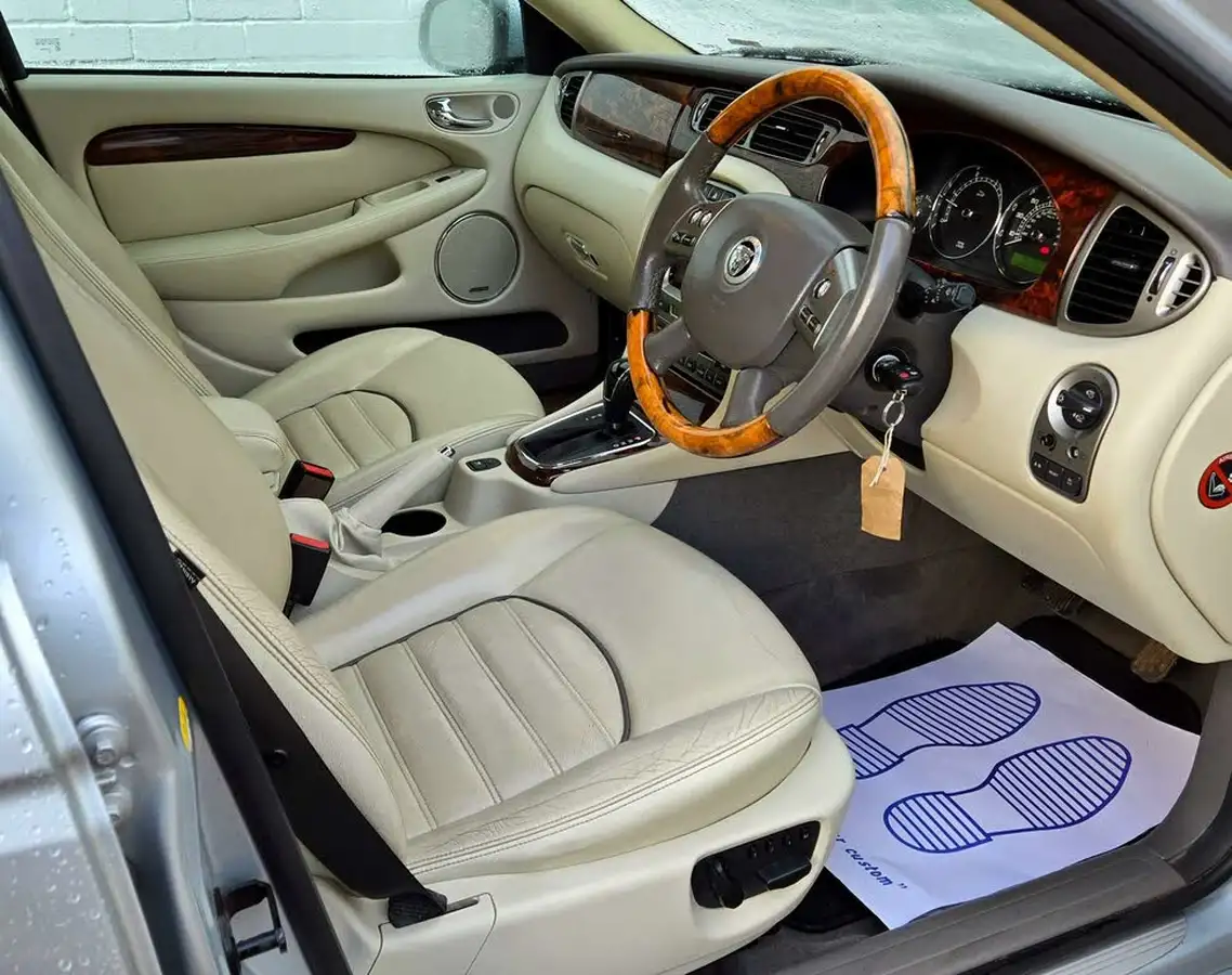 2008-jaguar-x-type-22td-sovereign-dpf-saloon-4d-auto-big-3
