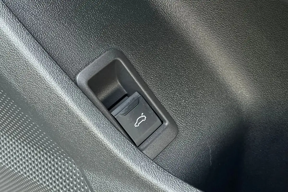 2024-audi-a5-20-tdi-edition-1-avant-big-28