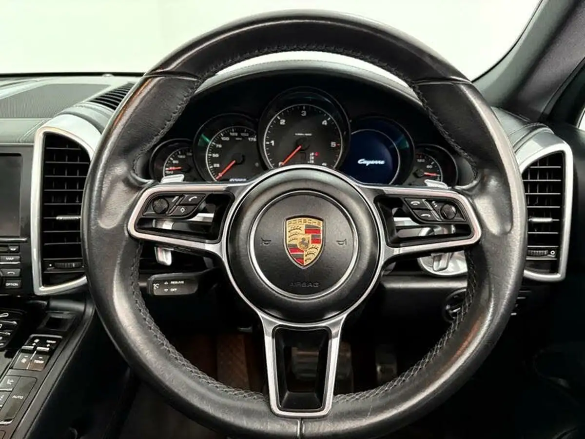 2015-porsche-cayenne-30td-big-14