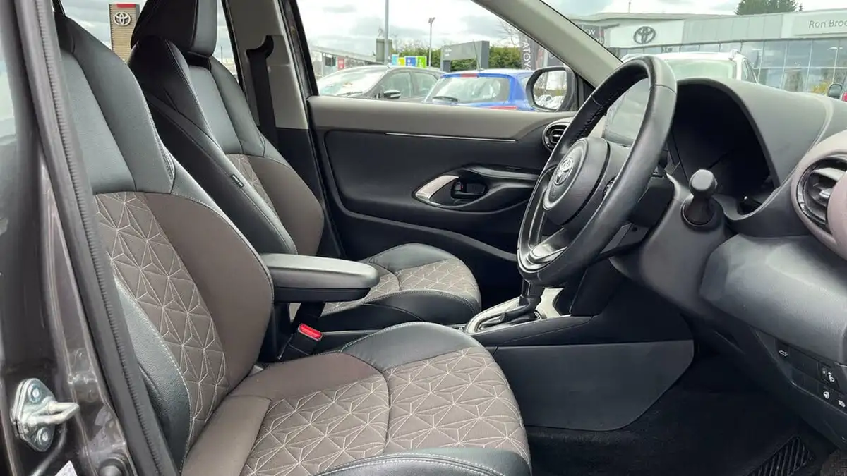 2023-toyota-yaris-cross-15-vvt-i-excel-awd-i-big-10