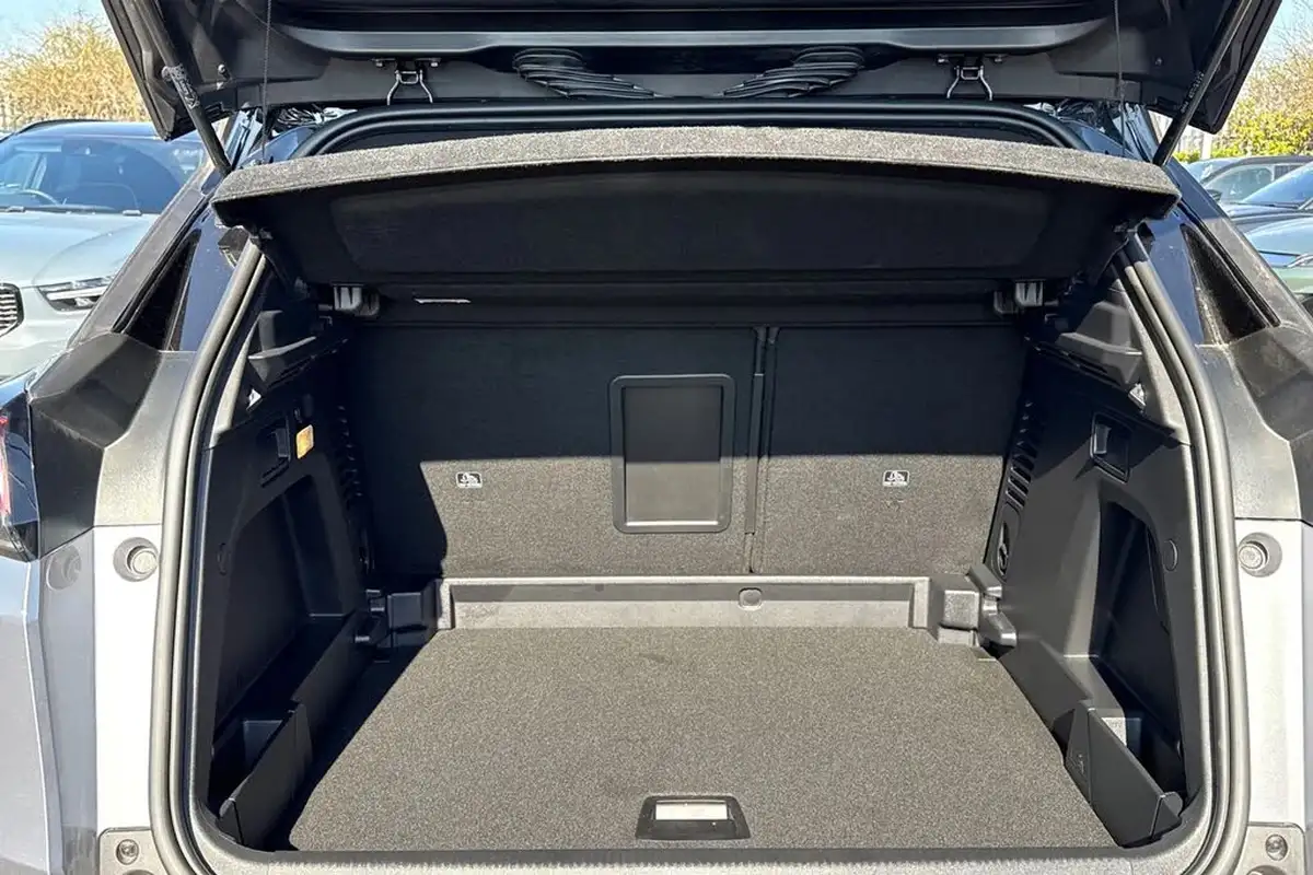 2024-peugeot-3008-suv-12-puretech-gt-136ps-hybrid-e-dsc6-big-6