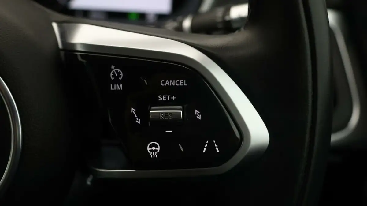 2021-jaguar-i-pace-ev400-hse-big-22