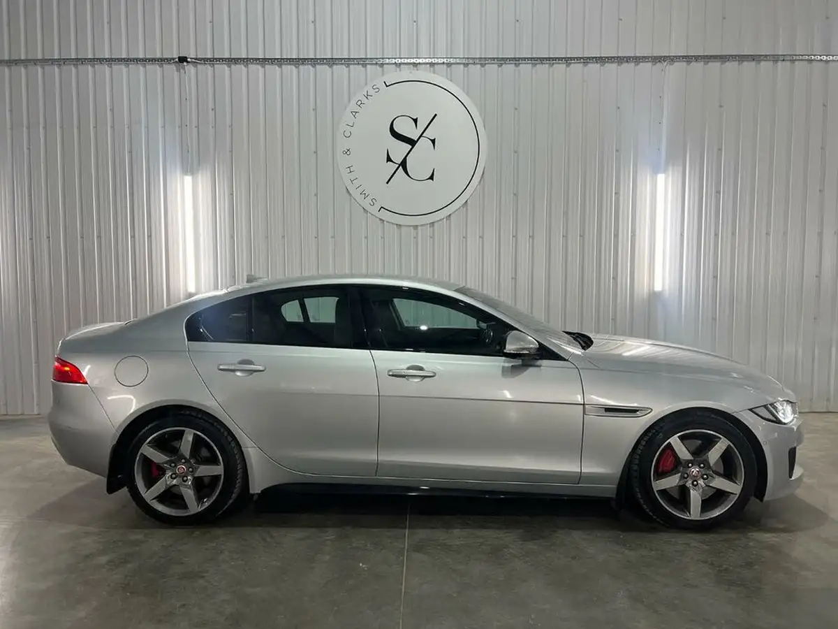 2016-jaguar-xe-30-s-big-1