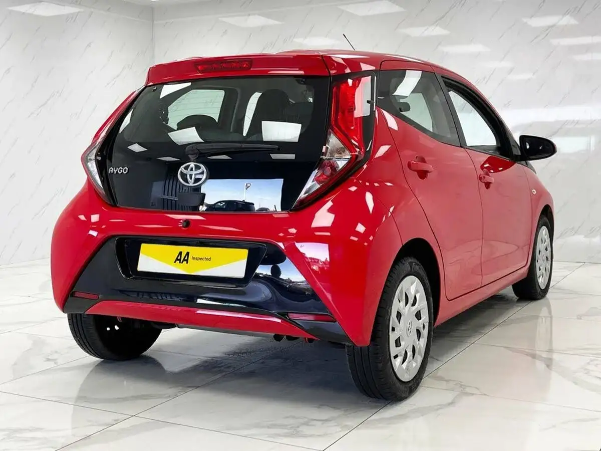 2021-toyota-aygo-10-vvt-i-x-play-tss-big-8