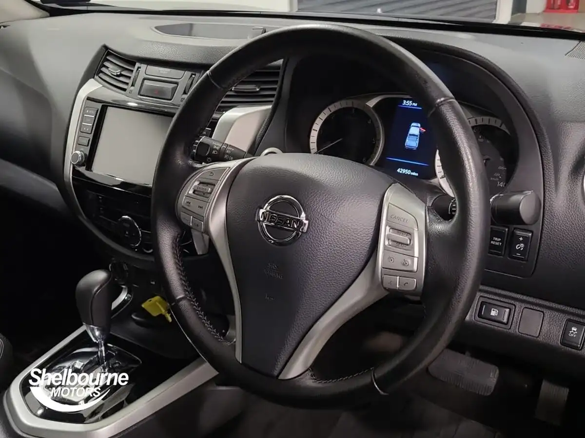2021-nissan-navara-23dci-tt-tekna-8-navileather-auto-big-3