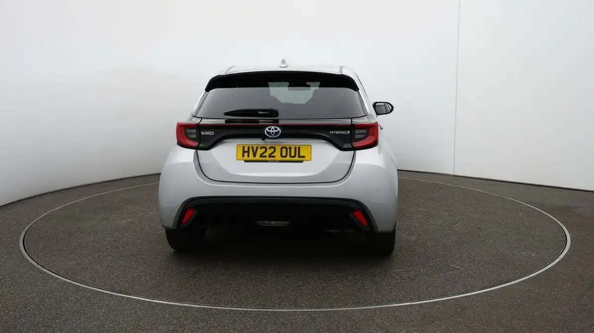 2022-toyota-yaris-15-vvt-i-dynamic-big-6