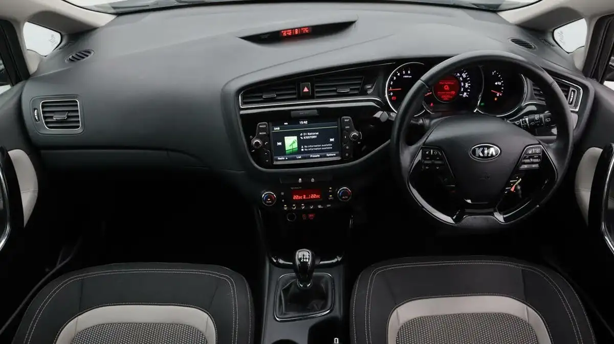 2017-kia-ceed-16crdi-3-sportswagon-big-13