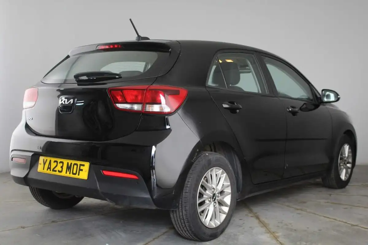 2023-kia-rio-10-t-gdi-2-big-9