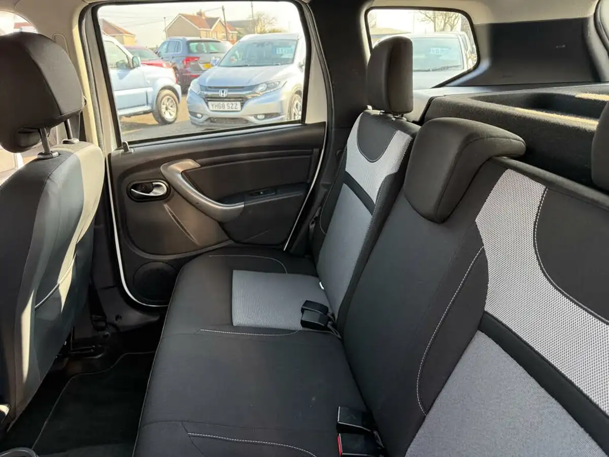 2018-dacia-duster-12-tce-nav-4x4-big-42