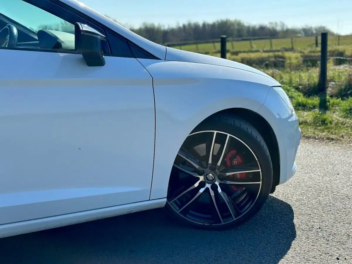 2017-seat-leon-20-tsi-cupra-300-hatchback-5d-big-21
