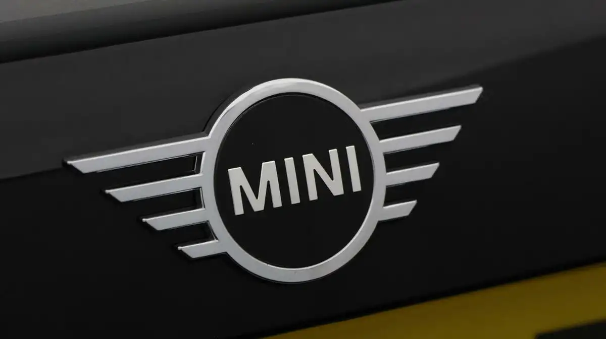 2022-mini-cooper-15-cooper-classic-hatchback-5d-auto-big-19