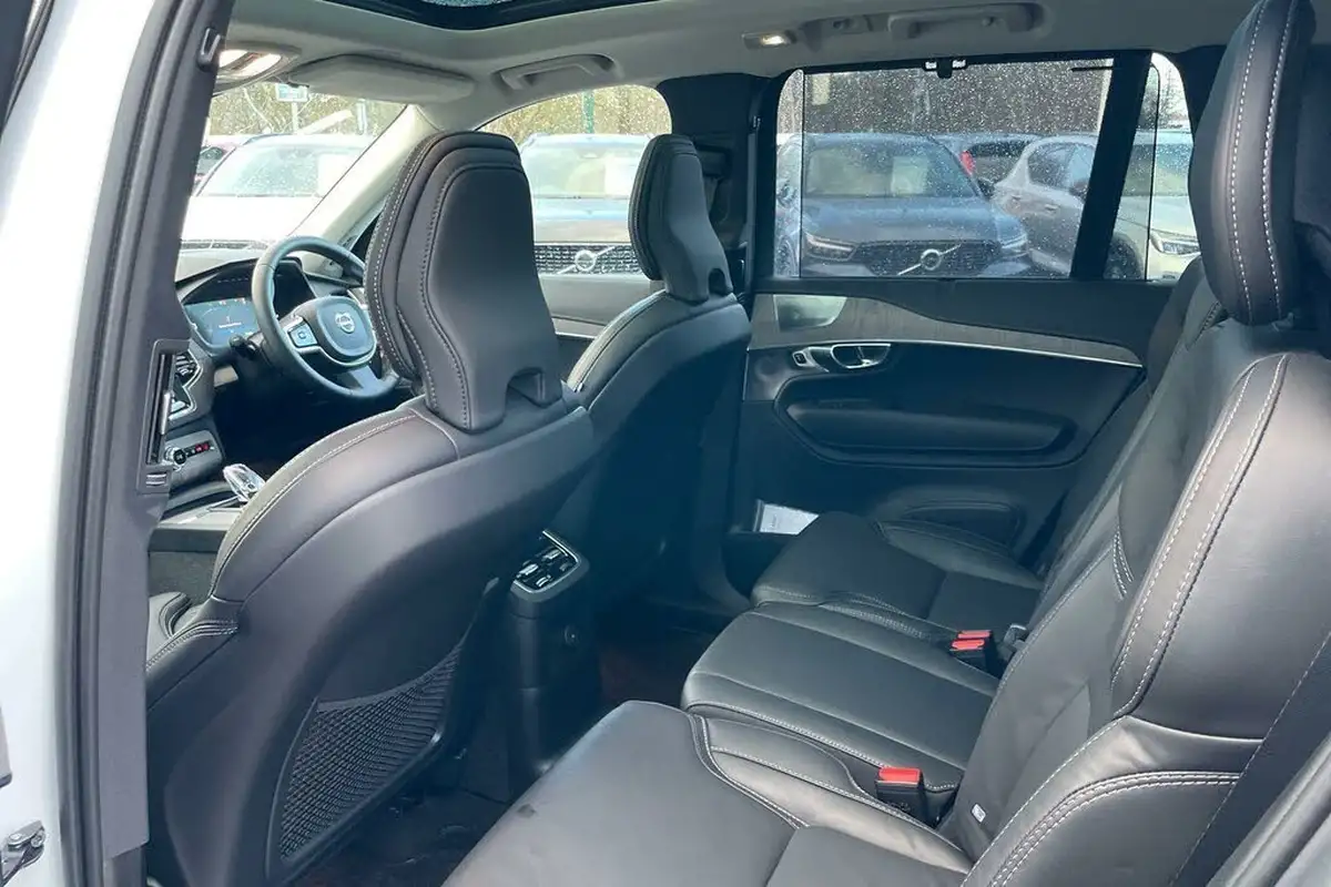 2024-volvo-xc90-20-t8-ultra-dark-big-32