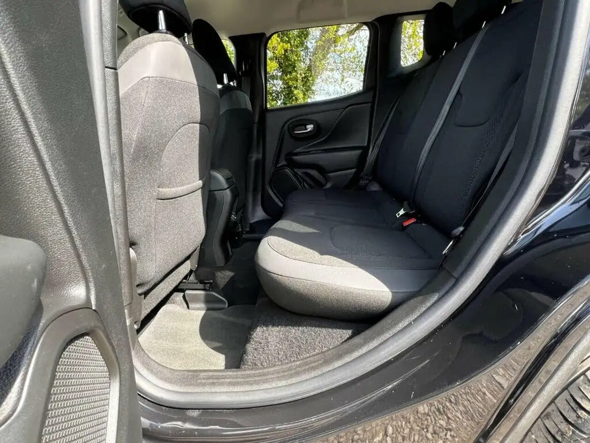 2020-jeep-renegade-13-gse-night-eagle-ii-big-17