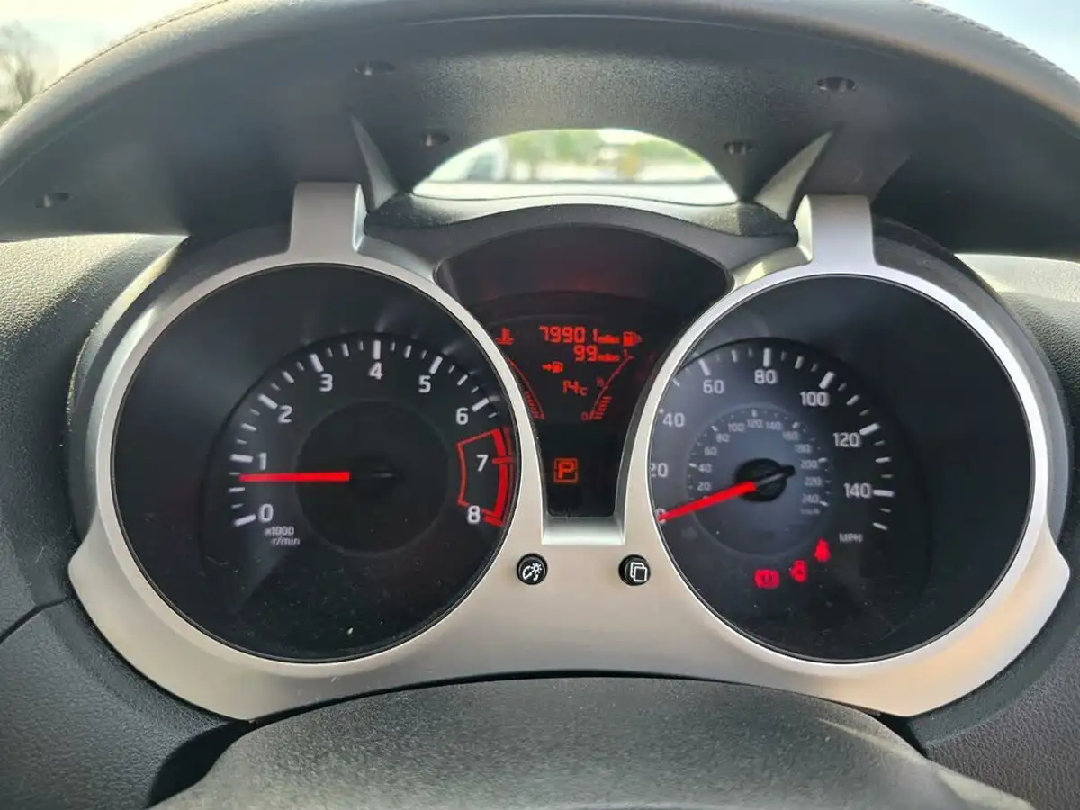 2015-nissan-juke-16-acenta-premium-117ps-1598cc-xtronic-cvt-big-40