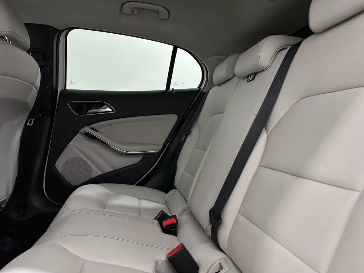 2018-mercedes-benz-gla-class-16-gla-200-se-154bhp-executive-big-35