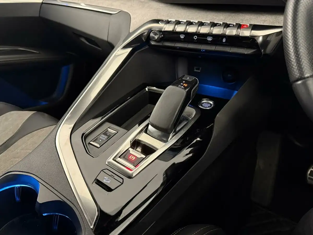 2021-peugeot-3008-suv-16-puretech-gt-premium-300bhp-4wd-hybrid4-e-eat8-big-15