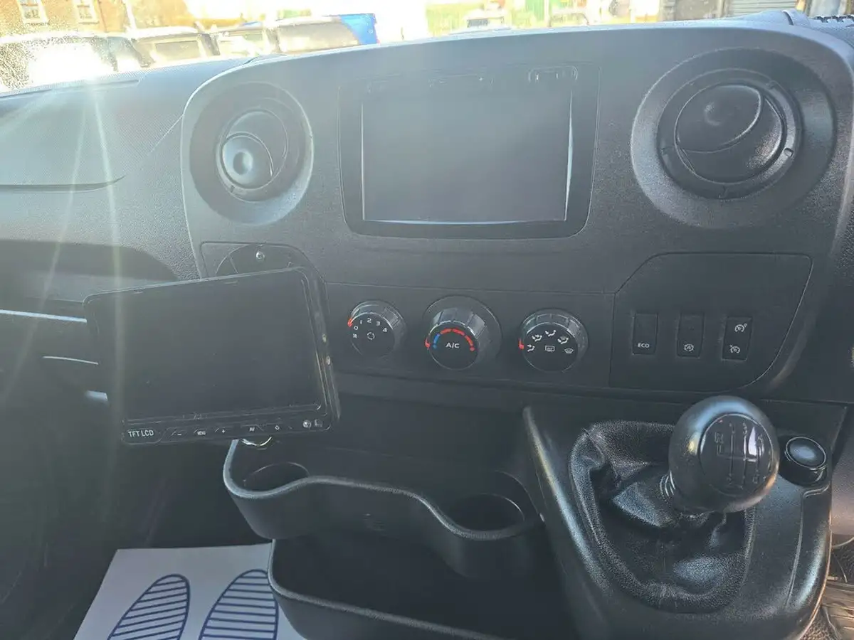 2018-renault-master-big-20