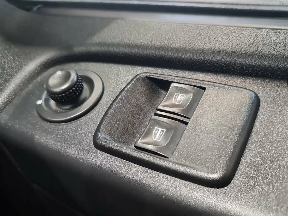 2021-renault-trafic-20dci-sl28-energy-120-business-big-25