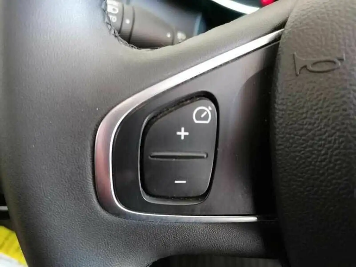2018-renault-clio-09-tce-dynamique-nav-big-18