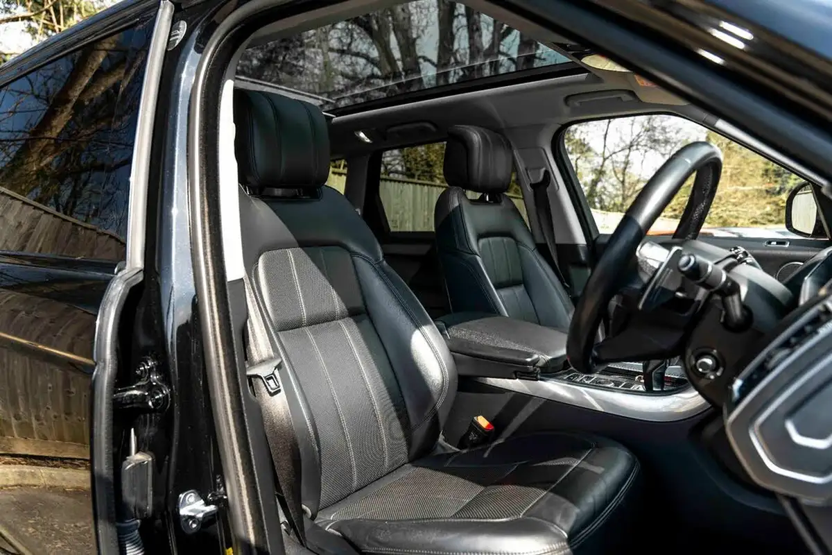 2018-land-rover-range-rover-sport-30-sd-v6-hse-dynamic-sd-v6-big-3