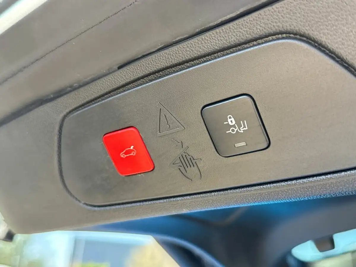 2023-vauxhall-grandland-12-ultimate-130ps-auto-big-25