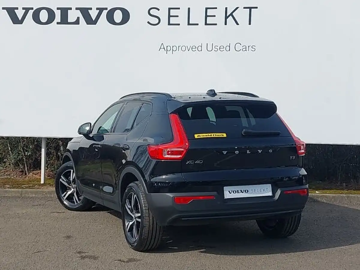 2021-volvo-xc40-15-t3-r-design-161bhp-big-1