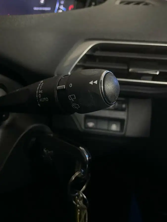 2017-peugeot-3008-suv-12-puretech-allure-big-19